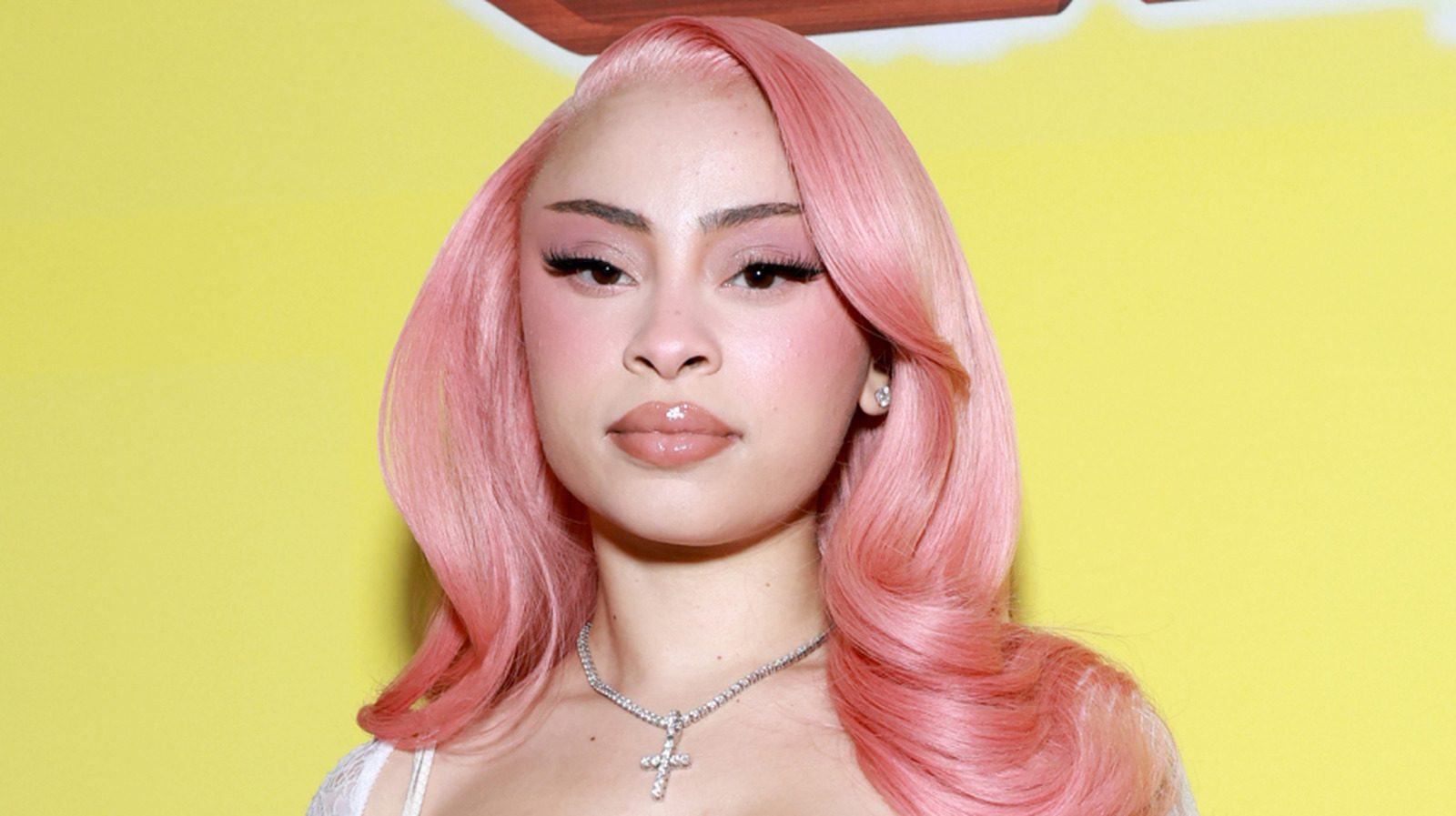 La tenue inappropriée d'Ice Spice à la première du film Bob l'éponge a mis Internet en colère