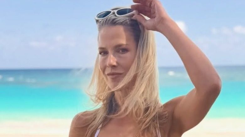 Ali Larter a posé au bord de la mer le jour de son week-end d'anniversaire