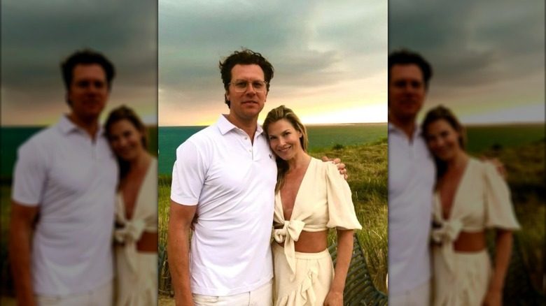 Ali Larter posant avec son mari Hayes MacArthur