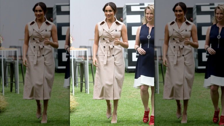 Meghan Markle porte une robe trench à manches courtes