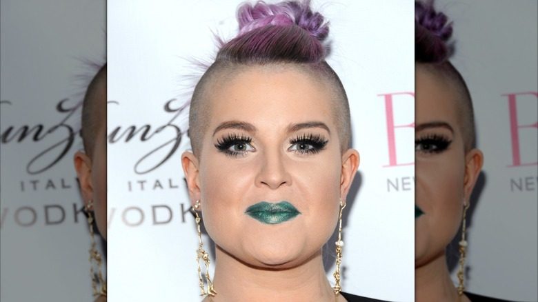 Kelly Osbourne organise la soirée de couverture du numéro de printemps de BELLA New York en avril 2017 à New York.