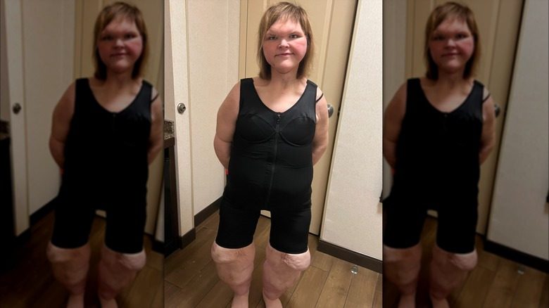 Tammy Slaton pose dans un body gainant noir