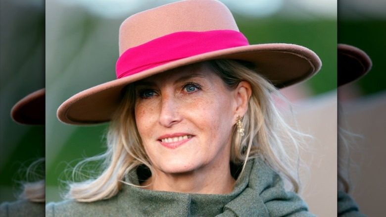 Sophie, duchesse d'Édimbourg, assiste à une course de chevaux