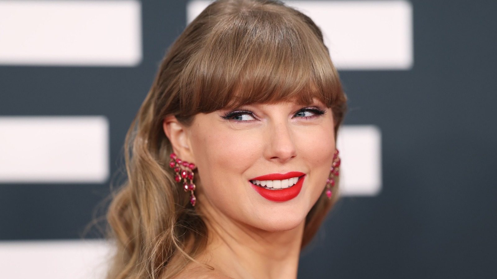 L'étonnante évolution de la beauté de Taylor Swift au fil des ans