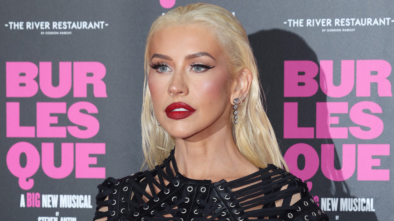Christina Aguilera a pris une coiffure audacieuse avec une frange de bébé et un Bubble Bob