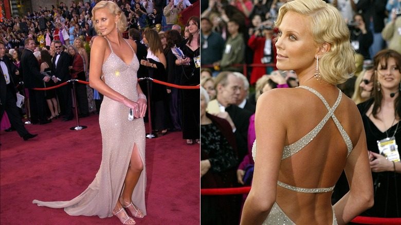 Charlize Theron dans une robe argentée aux Oscars 2004
