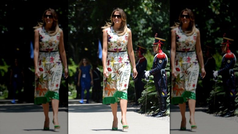Melania Trump dans une robe à fleurs colorée en Argentine
