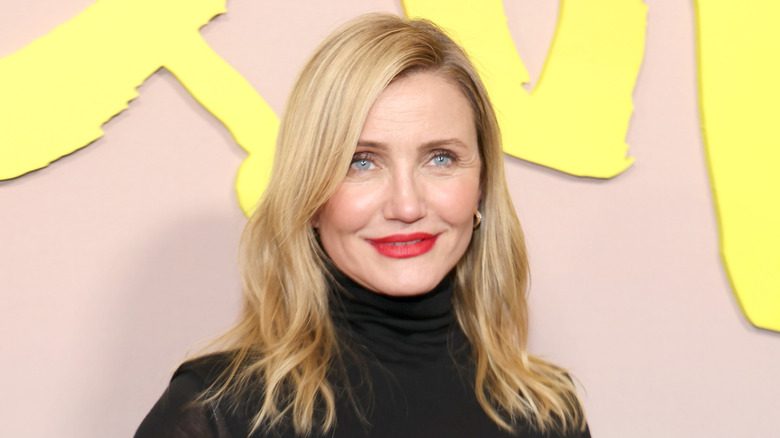 Cameron Diaz porte du rouge à lèvres