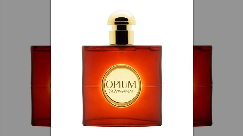 Une bouteille d'YSL Opium.