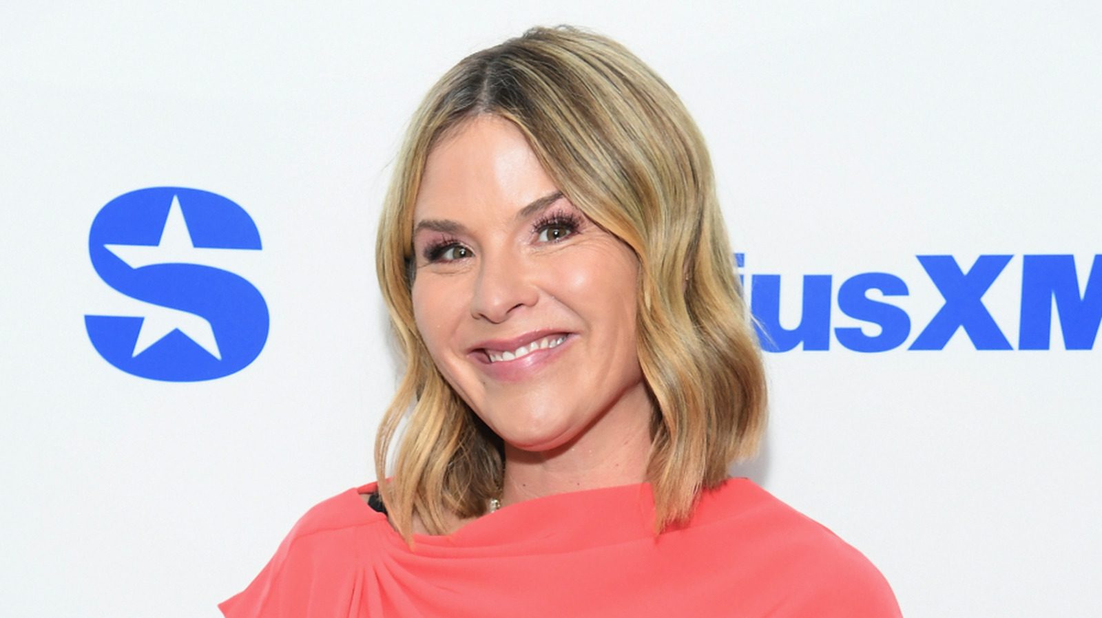 Les fans appellent le "Summer Bob" agité de Jenna Bush Hager son meilleur look à ce jour