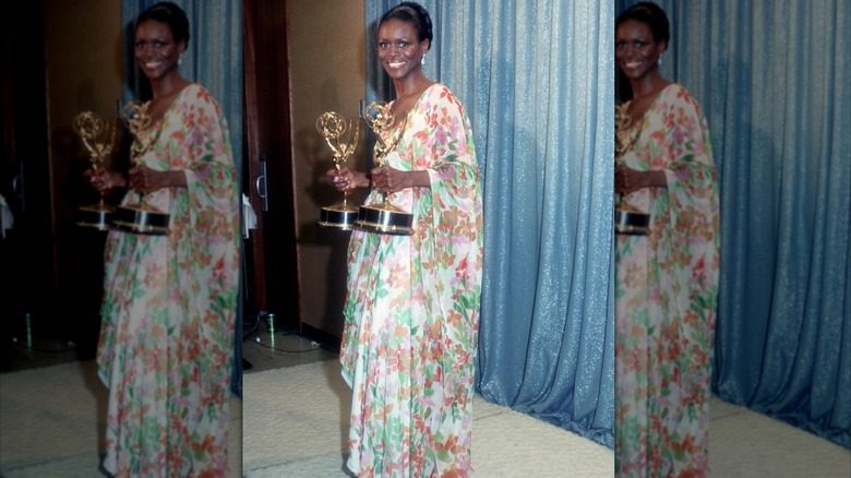 Cicely Tyson aux Emmy Awards à Los Angeles en mai 1974