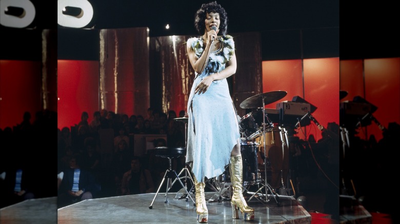 Donna Summer sur scène en avril 1976