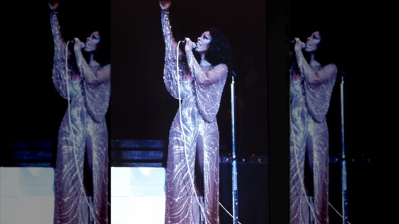 Donna Summer se produit en concert à Los Angeles dans les années 1970