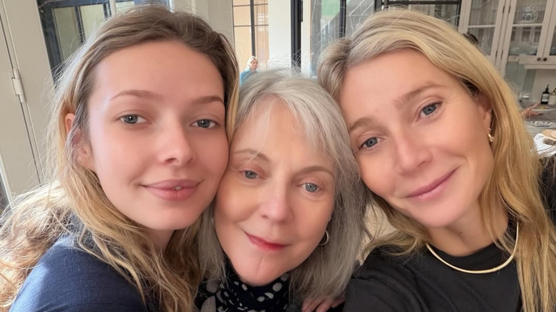 Gwyneth Paltrow publie un selfie sans maquillage avec sa fille Apple Martin et sa mère Blythe Danner