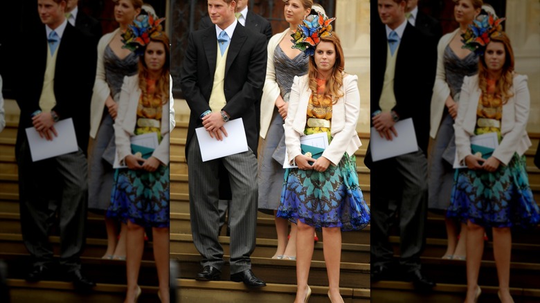 La princesse Béatrice et la princesse Eugénie au mariage de Peter Phillips et Autumn Kelly.