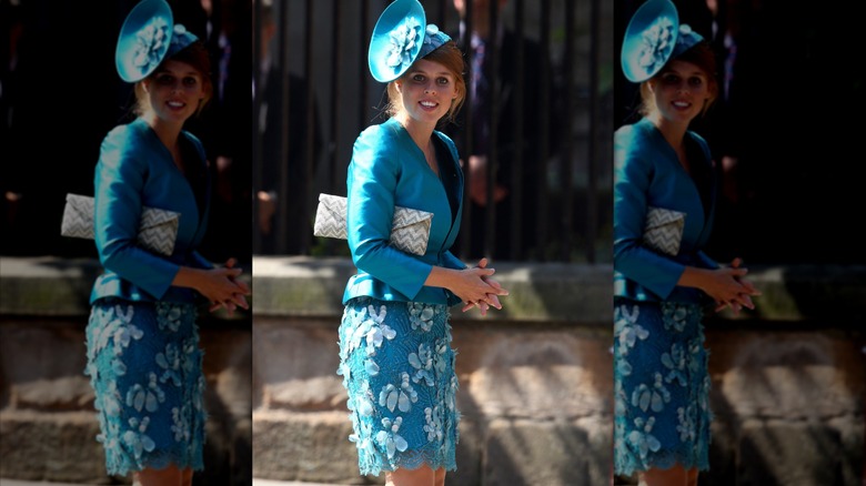 La princesse Béatrice au mariage de Mike Tindall et Zara Phillips.