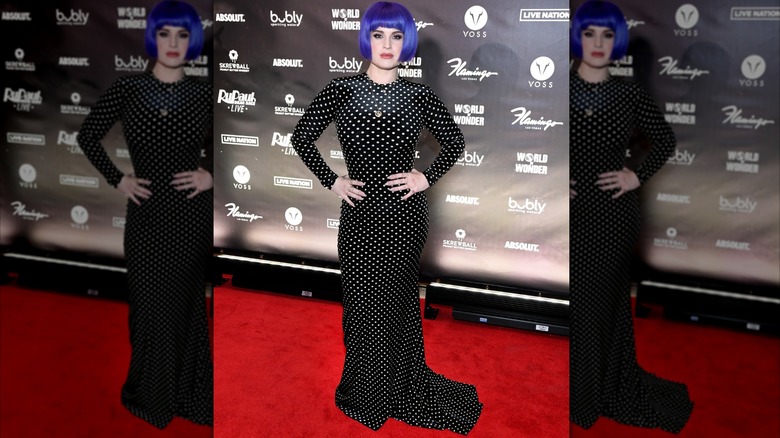 Kelly Osbourne assiste à la première mondiale de "La course de dragsters de RuPaul en direct !" au Flamingo Las Vegas le 30 janvier 2020