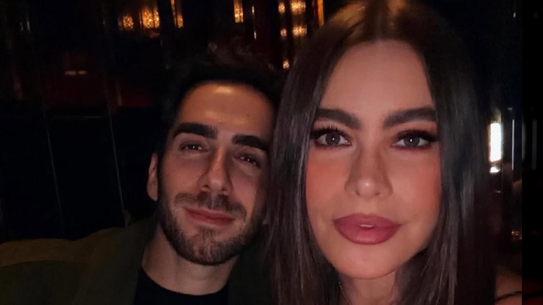 Sofía Vergara prend un selfie avec son petit ami Douglas Chabbott
