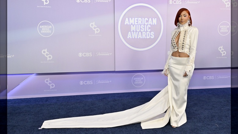 Mariah la scientifique arrive aux AMA