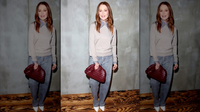 Julianne Moore au défilé Bottega Veneta automne/hiver lors de la Fashion Week de Milan en février 2024
