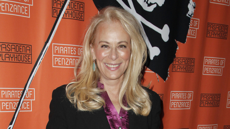 ﻿Jane Kaczmarek aux cheveux blonds posant pour une photo lors de la soirée d'ouverture de 