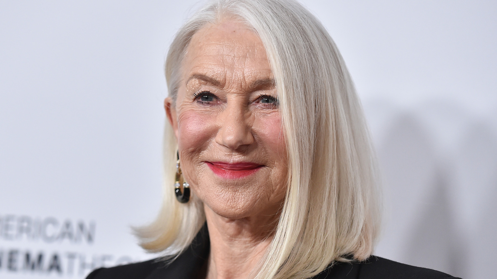 Helen Mirren a accueilli ses 80 ans sans hésitation : « Je peux vivre ma vie »