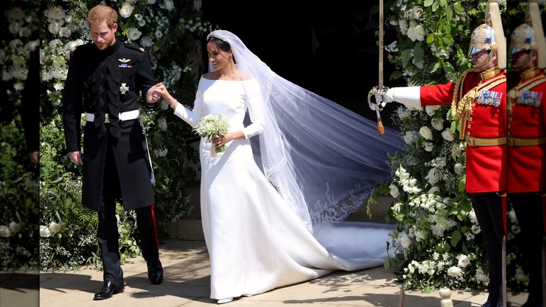Meghan Markle et le prince Harry sortent de la chapelle après leur mariage en 2018.