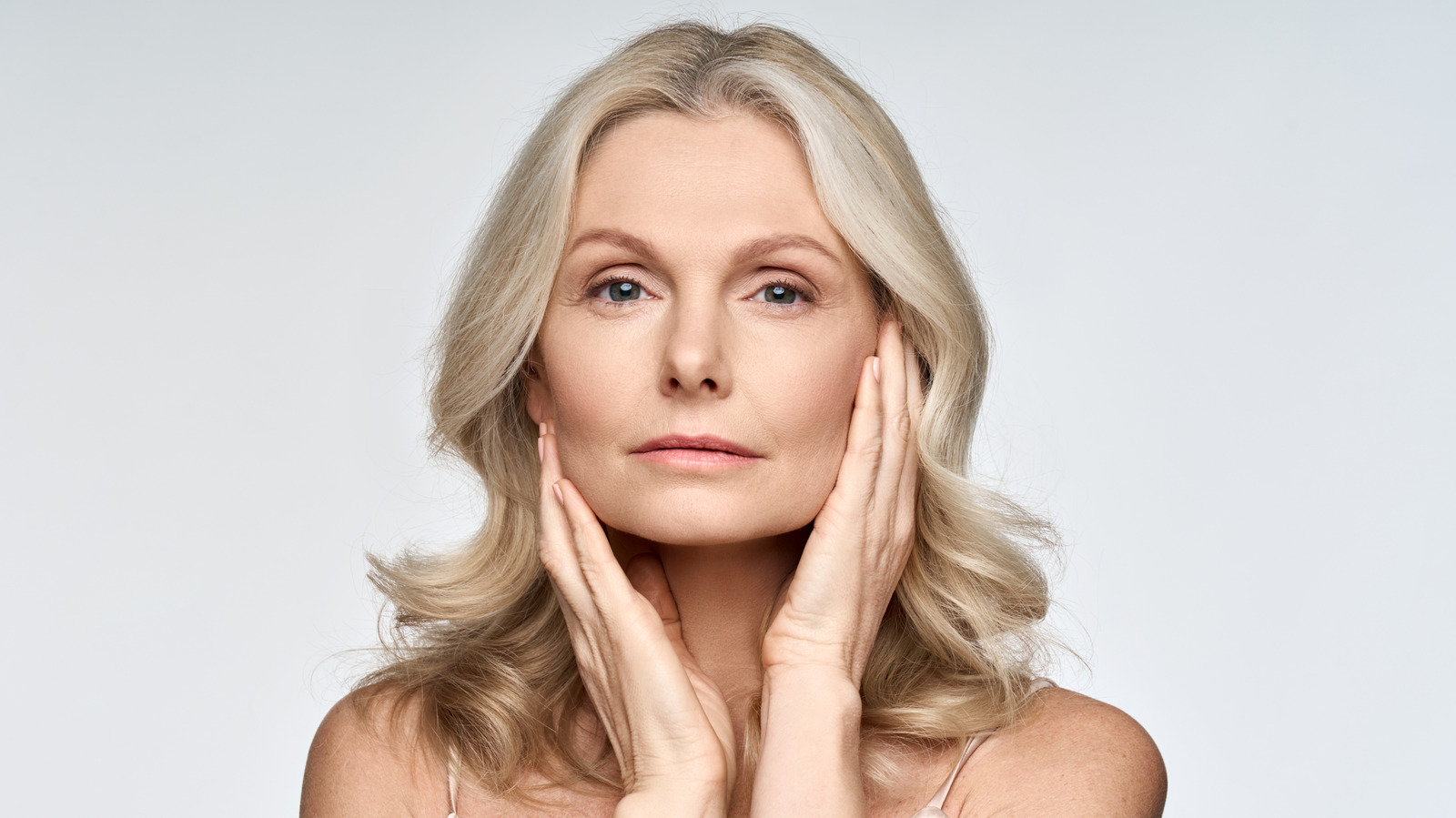 L’ADN du saumon est-il une mode en matière de soins de la peau ou le secret d’une peau saine pour les femmes plus âgées ? Nous avons demandé à un dermatologue