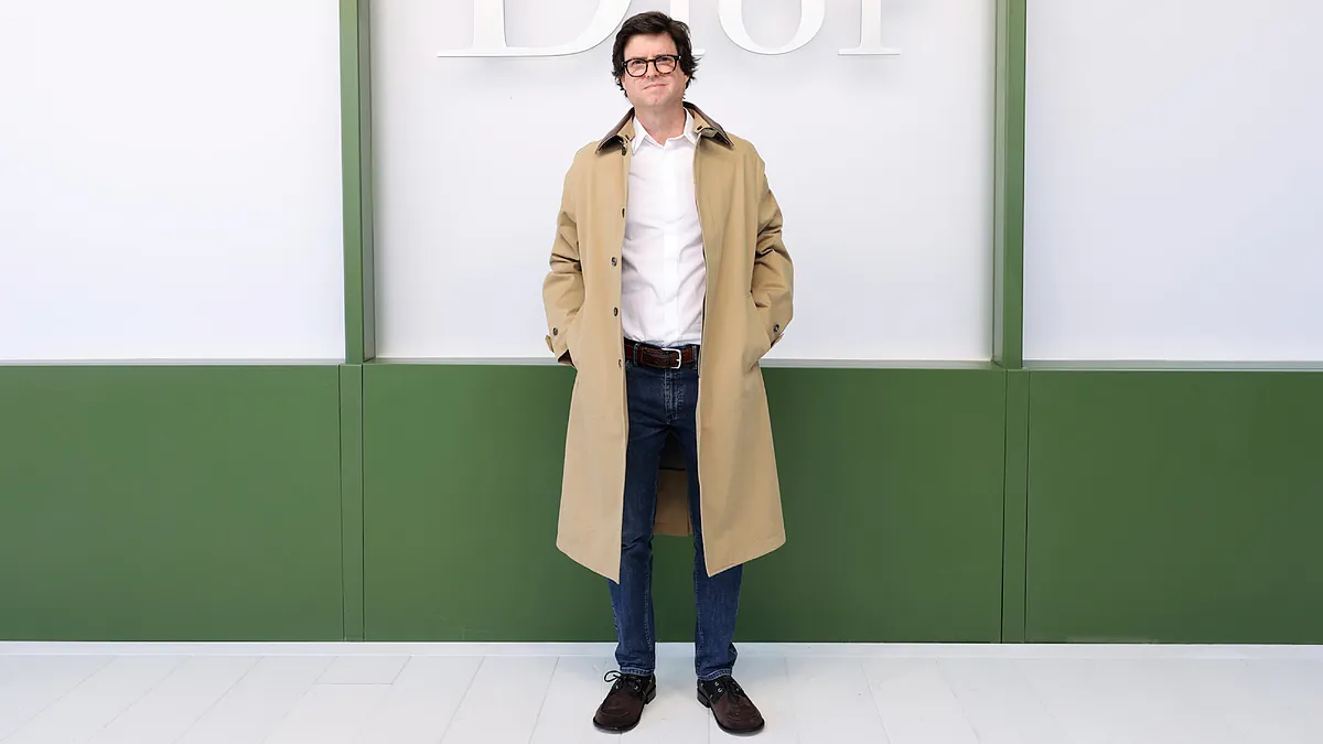 Fernando Martos, un 'outsider' au défilé Dior : "Que fait un jardinier lors d'un défilé ? Quand la fleur de lys calla est apparue traduite en tissu, j'ai pensé : c'est pour ça que je suis ici aujourd'hui"