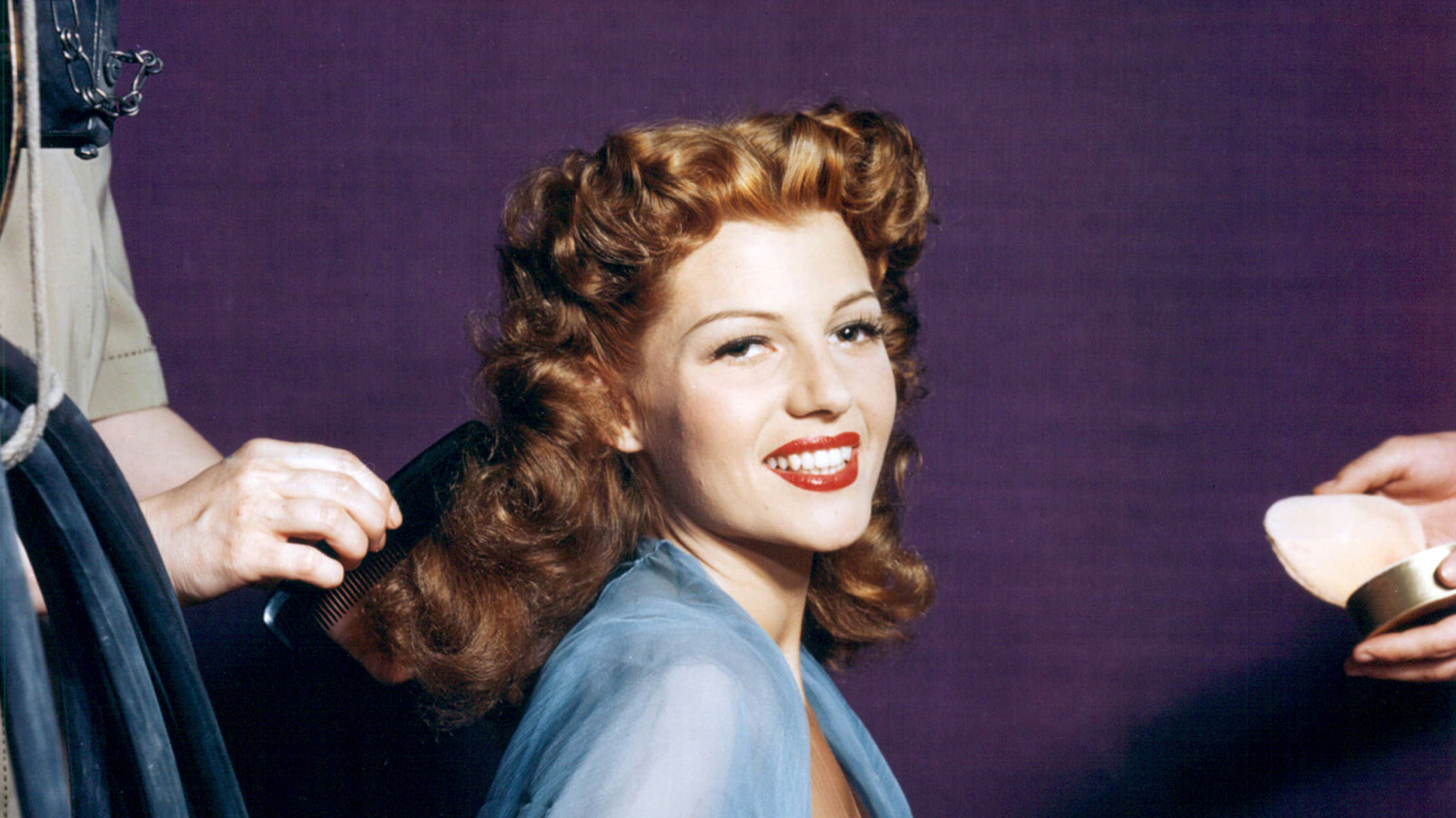 4 vieux « secrets » de beauté hollywoodiens qui ne voleraient jamais aujourd’hui