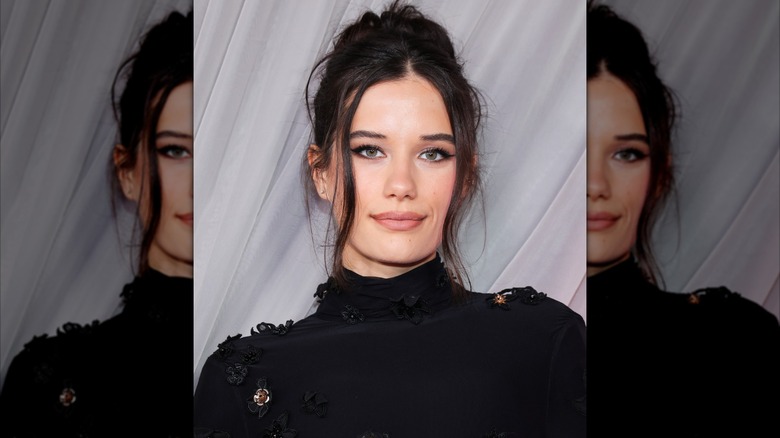 Ella Bleu Travolta aux Fashion Trust Awards.