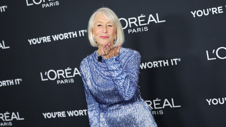 Helen Mirren envoie un baiser