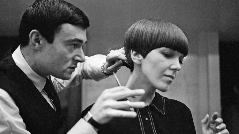Vidal Sassoon coupe les cheveux de Mary Quant