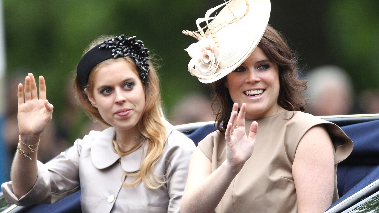 Les meilleurs looks de couleur de la princesse Béatrice, classés en fonction de leur élégance