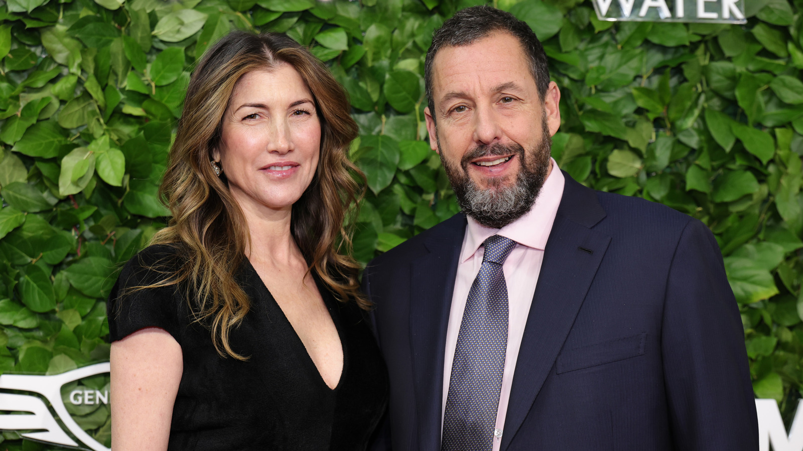 De doux clichés de Jackie et Adam Sandler tout au long de leur mariage de plusieurs décennies