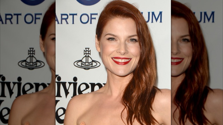 Ali Larter avec du rouge à lèvres