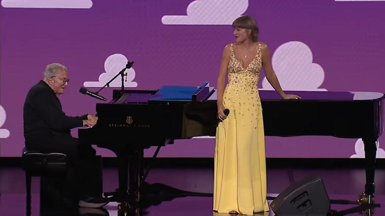Taylor Swift chante avec Randy Newman