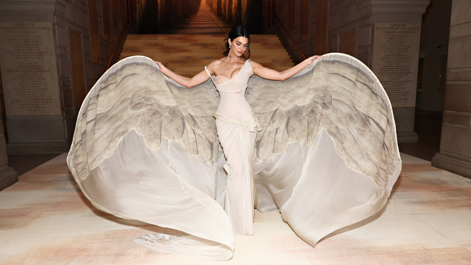 9 tenues de tapis rouge avec des étiquettes de prix alléchantes