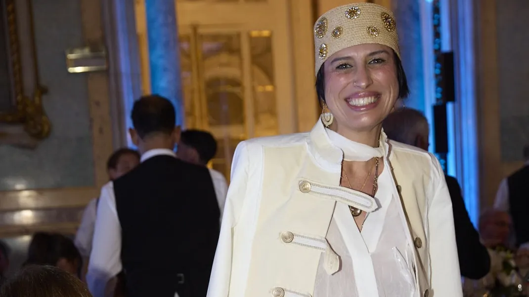 Est-il possible d'avoir un aperçu de gala chez Zara ? L'invité le plus élégant de notre soirée d'hier nous montre que oui