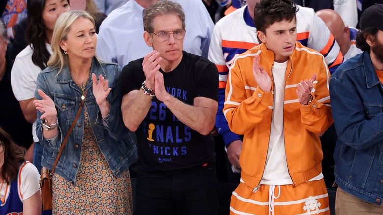 Christine Taylor, Ben Stiller et Timothee Chalamet au match Knicks vs Spurs