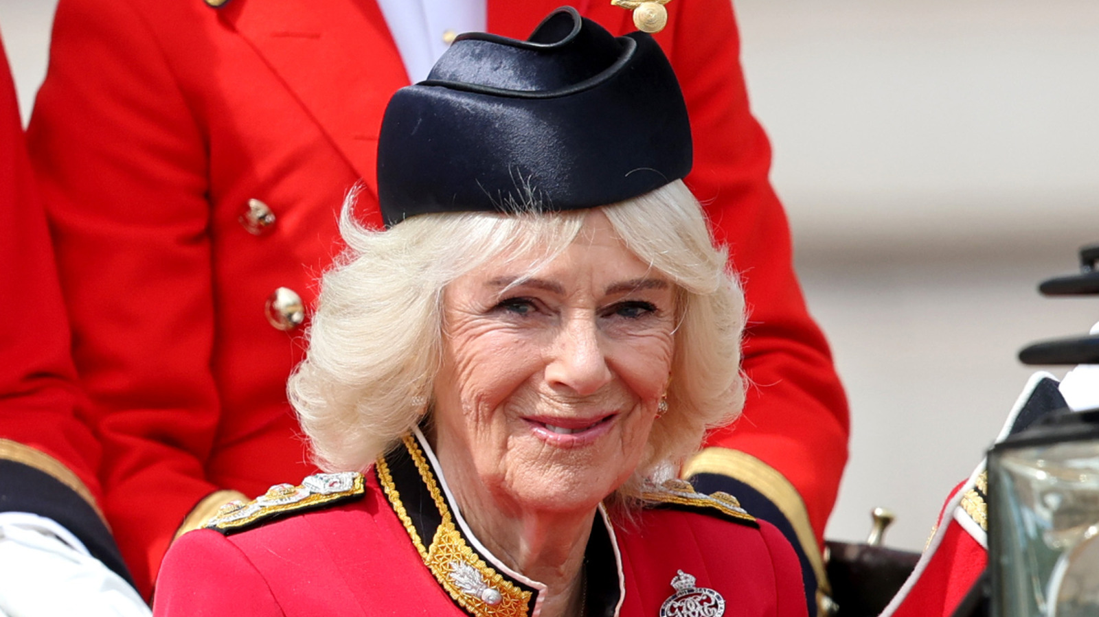 Le volumineux Bob des années 70 de la reine Camilla chez Trooping The Color 2026 est parfait à copier pour les femmes plus âgées