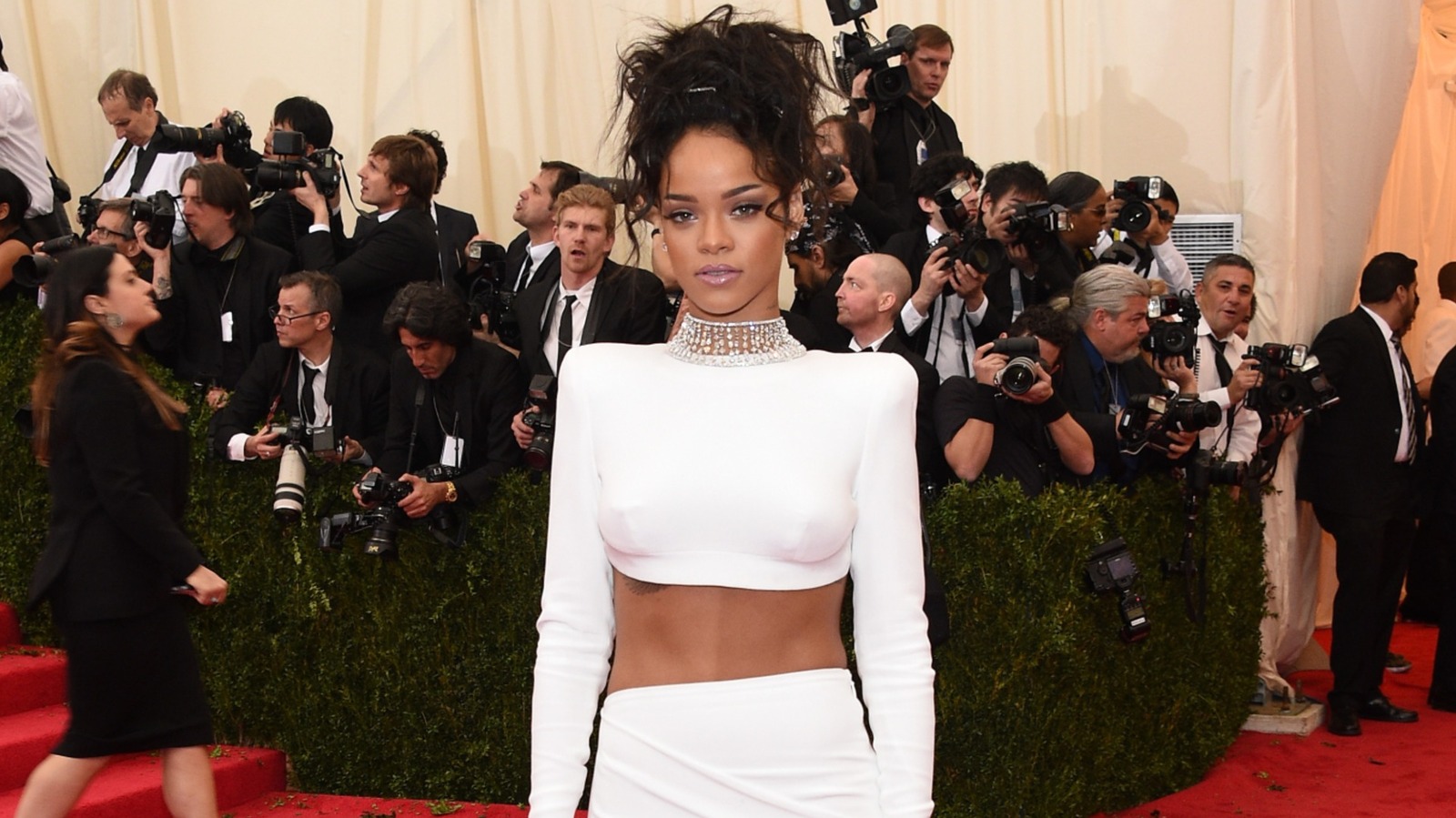 Le look de Rihanna au Met Gala 2014 était une entrée rare sur les listes des moins bien habillées, mais il est néanmoins magnifique