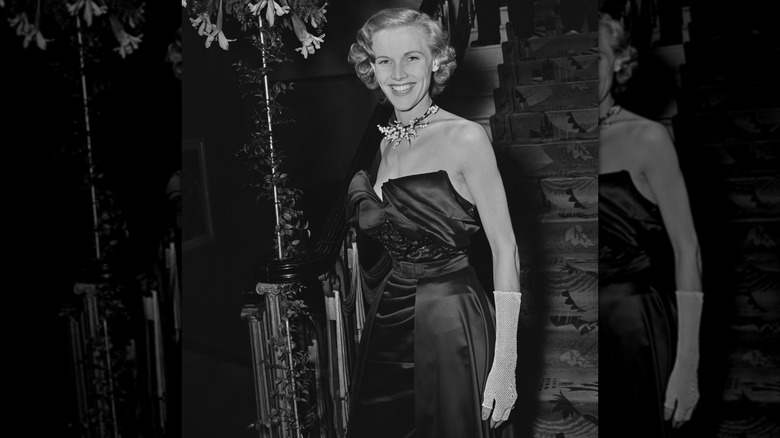 Honorez Blackman lors de la 3e édition des British Academy Film Awards à Londres en mai 1950.