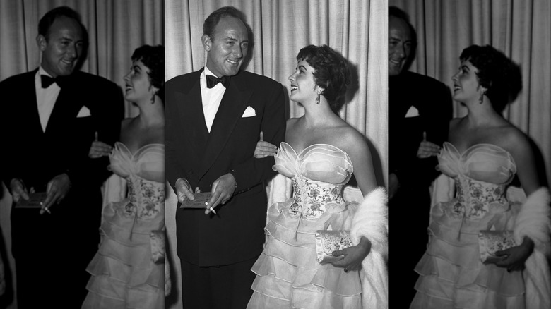 Elizabeth Taylor et son mari Michael Wilding lors de la 25e cérémonie annuelle des Oscars à Hollywood en mars 1953