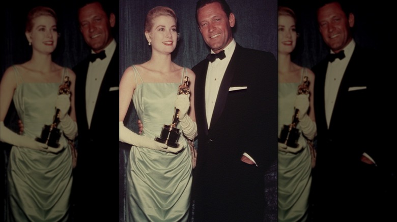 Grace Kelly et William Holden à la 27e cérémonie des Oscars en 1955