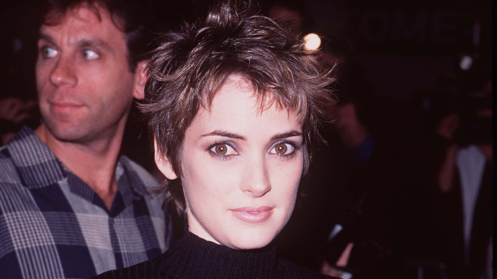 Tendances capillaires des années 90 : les femmes plus âgées peuvent (et devraient) encore être rock