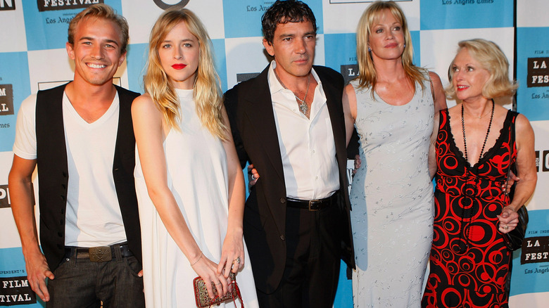 Melanie Griffith, Tippi Hedren, Jesse Johnson, Dakota Johnson et Antonio Banderas lors de la présentation de Los Angeles Film Festival 2008 