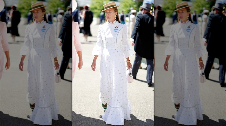 Alizée Thévenet au Royal Ascot 2026 sur une robe blanche