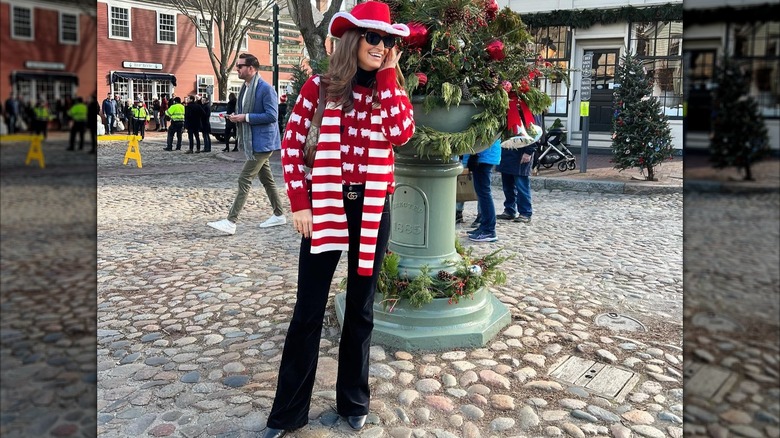 Kaitlan Collins pose pour une photo sur l'île de Nantucket dans le Massachusetts en décembre 2021