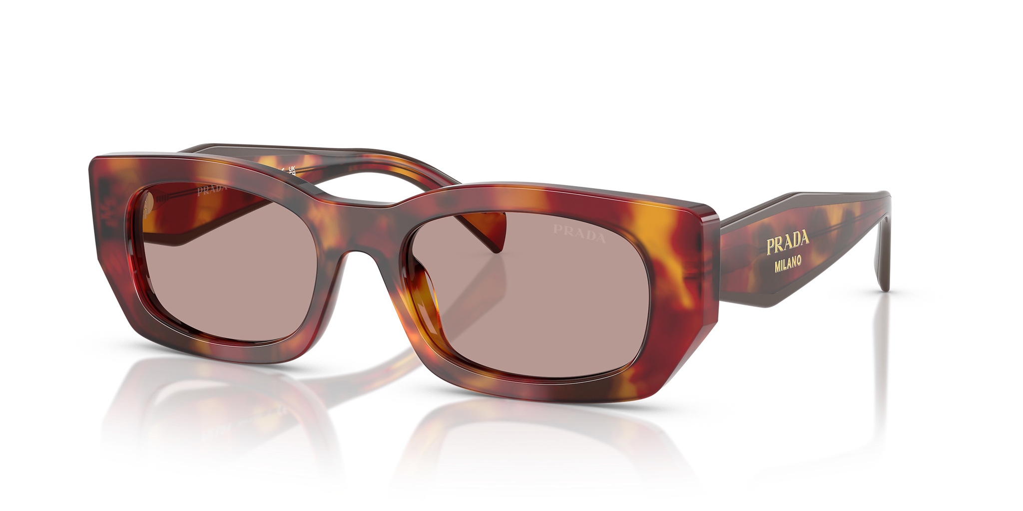 Lunettes Prada PR B05S chez Sunglass Hut. De 290 euros à 203 euros.